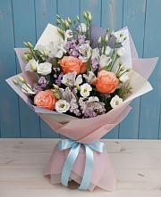 Букет цветов из:  Лизиантусы, Розы, Альстромерии и Гипсофила в Еленовское