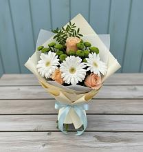 Букет герберы и розы в Еленовское Букет цветов из:  Герберы, Розы и Хризантемы в Еленовское
