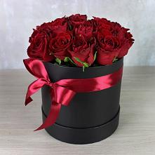 Цветочная композиция из Розы в шляпной коробке в Еленовское