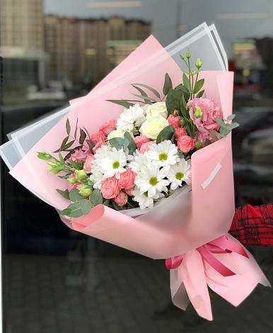 Букет цветов из: Розы, Лизиантусы и Хризантемы в Еленовское