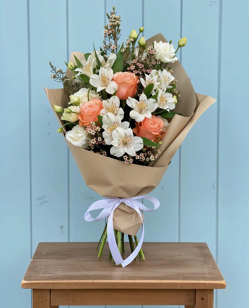 Букет яркий комплимент в Еленовское Букет цветов из: Альстромерии, Лизиантусы, Розы и Хризантемы в Еленовское